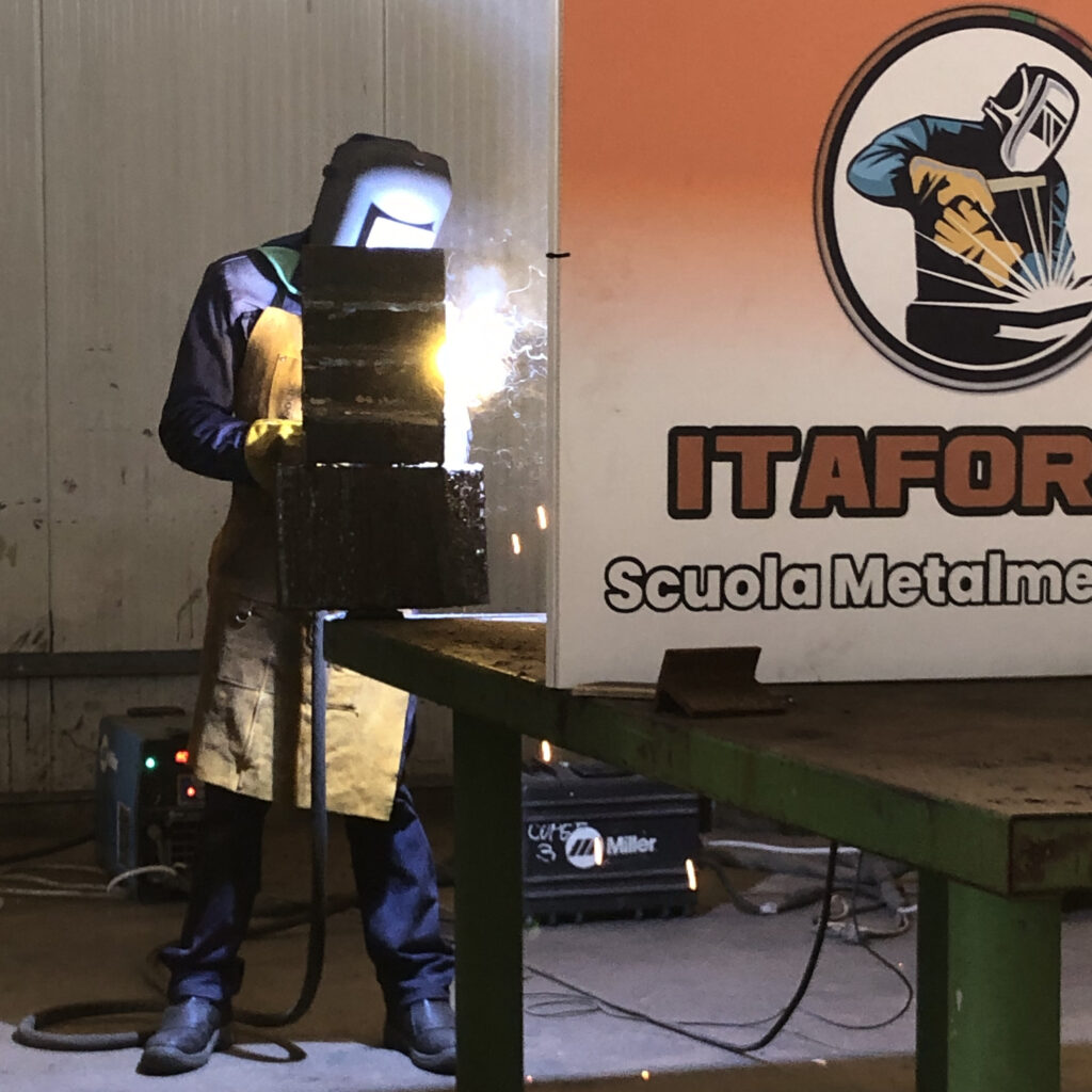 ITAFORMA - Corsi di Saldatura Metalmeccanica | Scuola di Saldatura Milano per corso Saldatore con patentino Milano 11 | Scuola ItaForma | Corso Saldatura